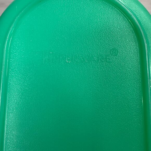 Tupperware Vtg 70s Oval Jadeite Green Cheese Celery Storage Container With Lid - Picture 4 of 7